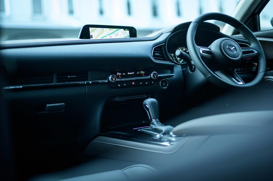 Торпедо Mazda CX-30 2019 года  (JP) (фото 26 из 37)
